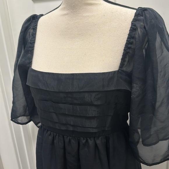 NWT Abercrombie Emerson Satin Dress - Picture 2 of 4